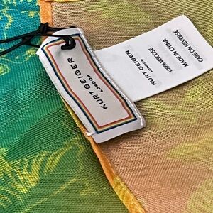 KURT GEIGER NWT AUTHENTIC RAINBOW BIRD OBLONG LUXURIOUS SCARF